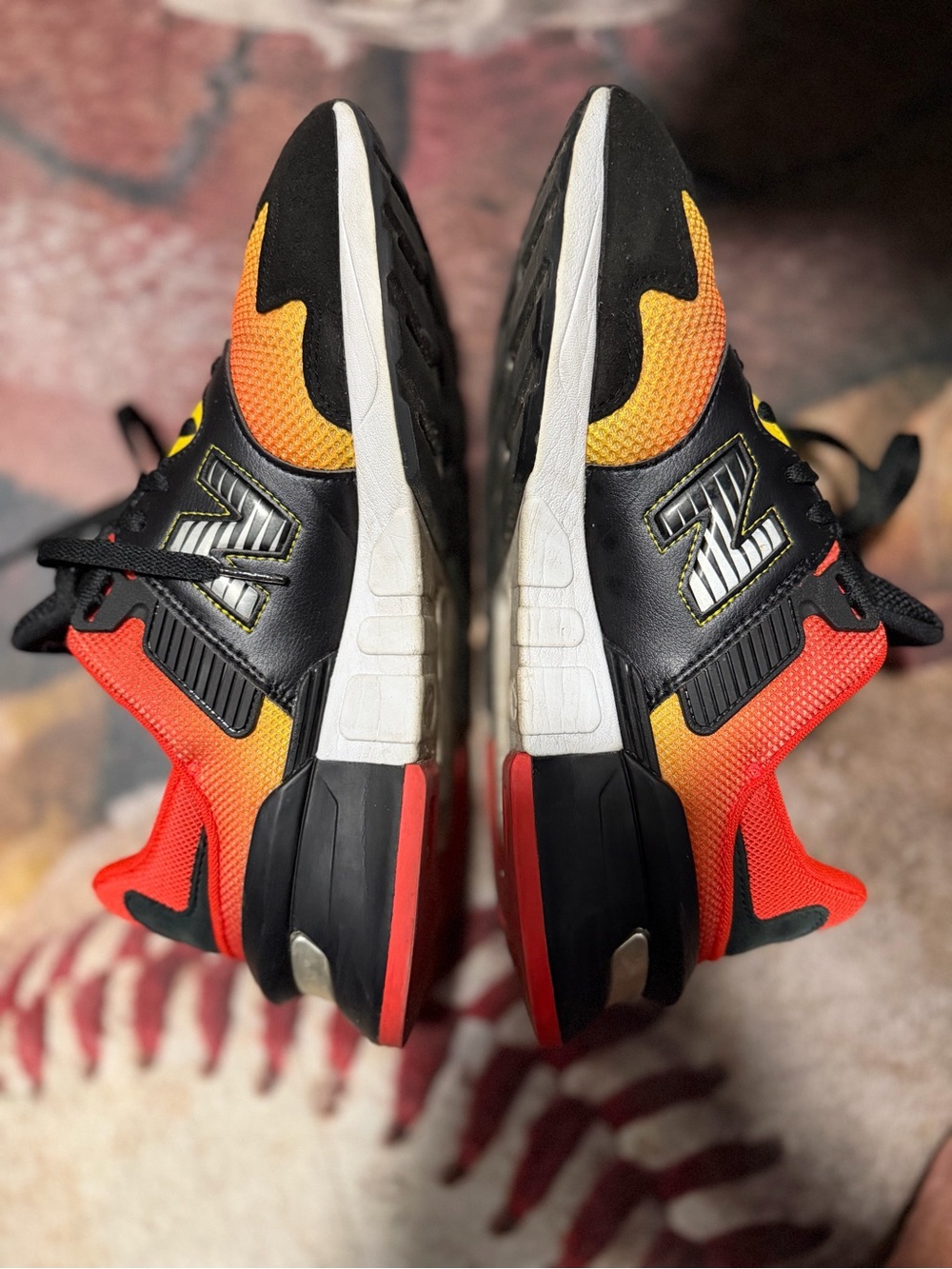 New Balance Men's Black, Orange and Yellow Gradient Sneakers

NB 997 kawhi